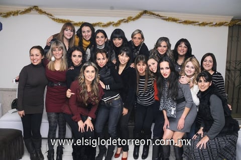 Amigas de La Jugada de los Miércoles disfrutaron de su celebración navideña.