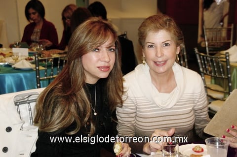 Elsa y Floraluz.