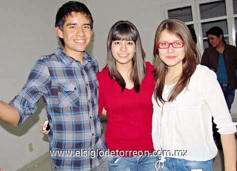 23012012 ALEJANDRO , Alejandro Morales, Luis Carlos, Priscilla y Daniel.