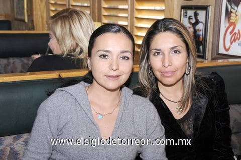 23012012 MóNICA  Martínez y Ana Laura Villalobos.