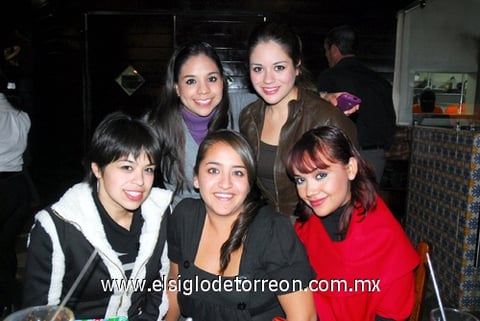 23012012 LILIANA  Pulgarini, Verónica Díaz, Bertha Becerra, Karen Adame y Ana Luisa Lugo.