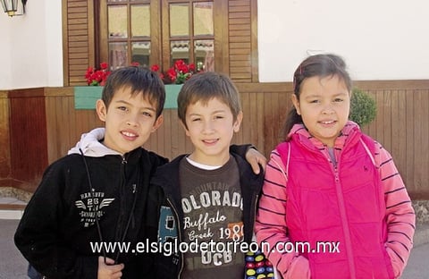 23012012 MONSE , Paty y Daniela.