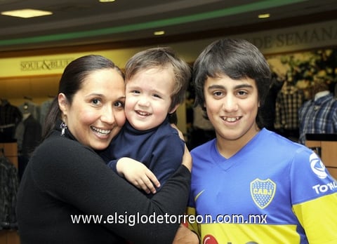 23012012 ISABEL , Iker y Lautaro.