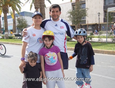 23012012 NAYELLI , José Luis, Mildred, Paola y Uziel.