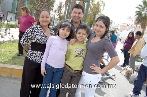 23012012 SANTIAGO , Fabricio, Maximiliano, Sofi y Danna.