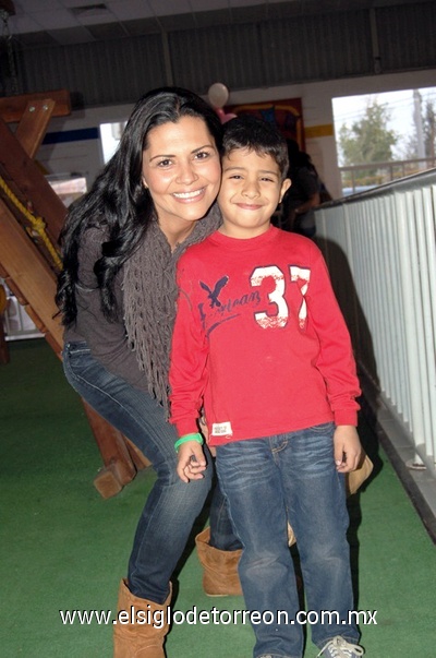 23012012 MóNICA  y Daniel García.
