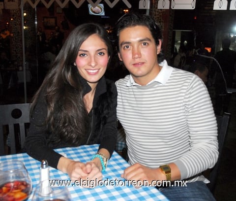 23012012 PAOLA  Ortega y Javier Belausteguigoitia.