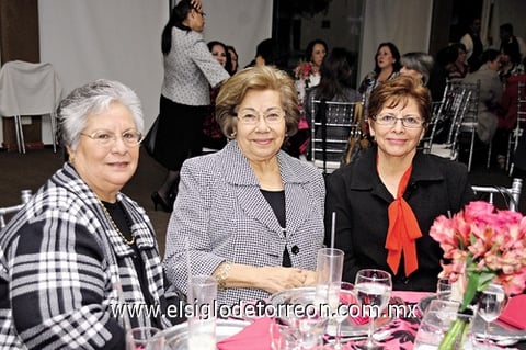 23012012 OFELIA  de González, Martha de González y Naty de González.