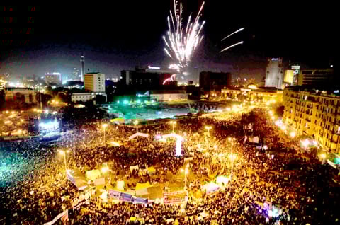Tahrir se iluminó con el festejo de los egipcios.