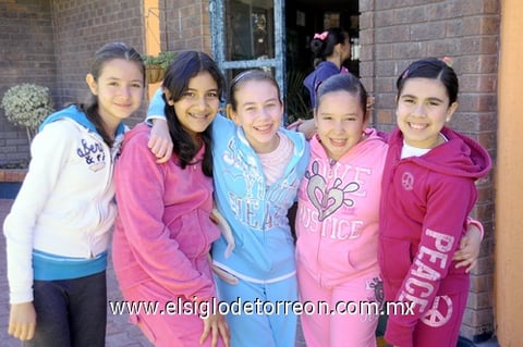 25012012 DANIELA , Ana Paula, Marianne, Ángela y Karen.