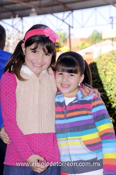 25012012 FRIDA  y María Fernanda.