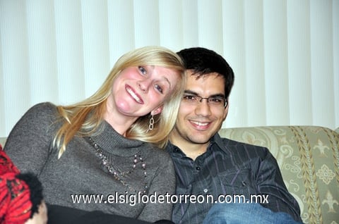 25012012 LAURA  y Óscar Llama.