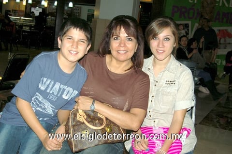 26012012 BETO  Salazar, Tere Cerra y Fer Salazar.