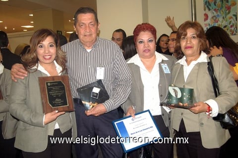27012012 LAURA  Bernal, José Pérez, Rosa Pimentel y María de la Luz Chavarría.