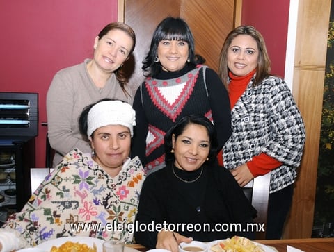 28012012 CLAUDIA , Hilda, Martha, Olivia, Lenny, Delfina, Tita, Cecy, Adriana y Georgina.