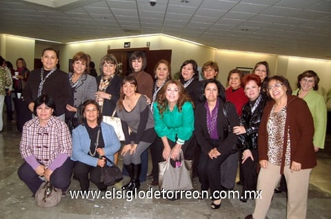 28012012 LAS SOCIAS  del Club de Jardinería Margarita estuvieron presentes en la primera asamblea.