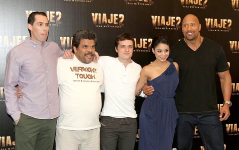 Vanessa Hudgens y el elenco de 'Viaje 2: La Isla Misteriosa' presentaron en la Ciudad de México la película.