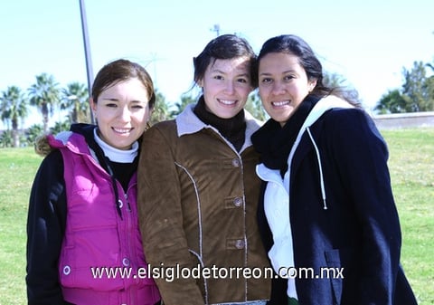 30012012 SOFíA  Tueme, José Castañeda y Priscila Campa.