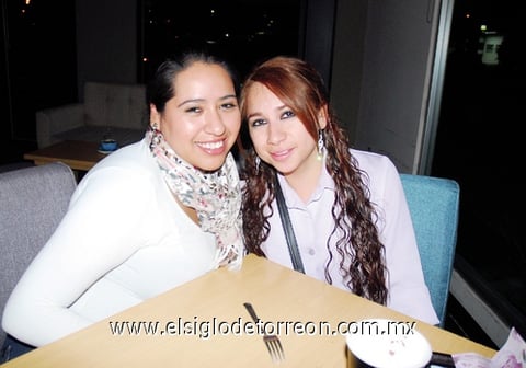 30012012 THALíA  García y Martha Mendoza.