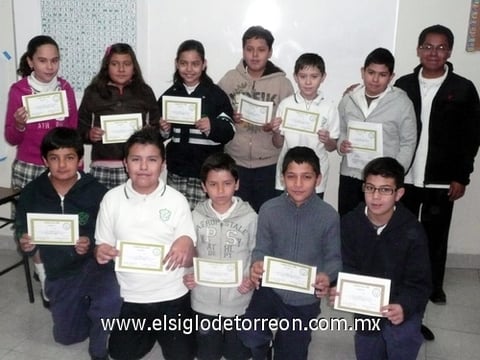 30012012 VALERIA , Denisse, Aimé, Víctor, Fernando, Daniel, Diego, André, Miguel, Abraham y Jonathan junto a su profesor Yobany participaron en una demostración de inglés el jueves 26 de enero.