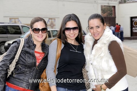 31012012 MAYELA  Arreola, Ale Martínez y Mariana Sáenz.