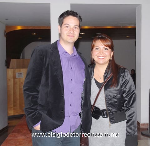 31012012 ABELARDO  Reyes Valdés y Keila Cortés.