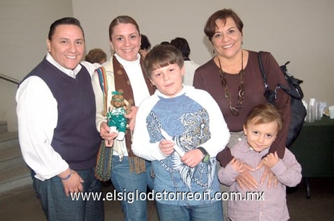 02022012 ERNESTO,  Brenda, Sahir, Ana María e Iann.
