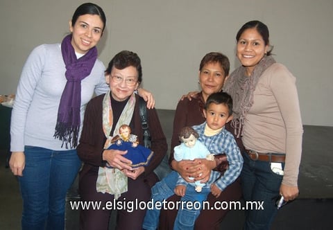 02022012 FLAVIA , Martha, Elvira, Emiliano y Fabiola.