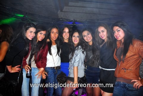 03022012 LETICIA  Anduaga, Yajaira Amett, Salma Ruvalcaba, Illali Carrillo, Nidya Romo, Nathalia Romo, Lizbeth Corral y Vivi Corral.