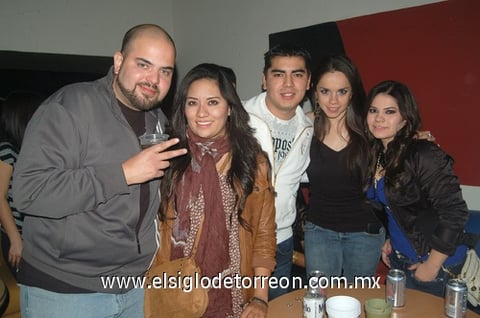 07022012 JAVIER,  Dania, Carlos, Nancy y Adriana.