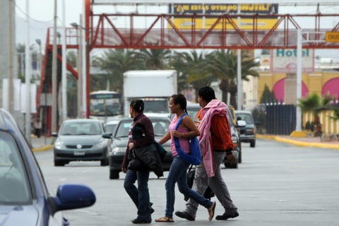 No utilizar los puentes peatonales es exponerse a accidentes.