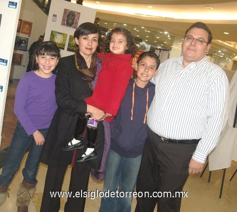 08022012 MICHELLE , Ana, Sofía, Daniel y Arturo Sandoval.