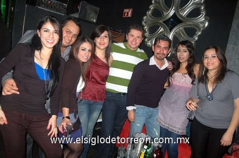 09022012 ELIZABETH , Alex, Cecy, Ana, Luis, Aarón, Celina y Efi.