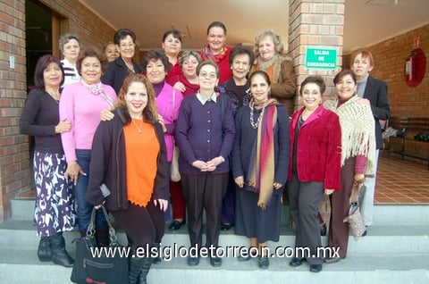 09022012 VOLUNTARIAS  de diferentes asociaciones de Acción Social A. C. durante su reunión mensual.