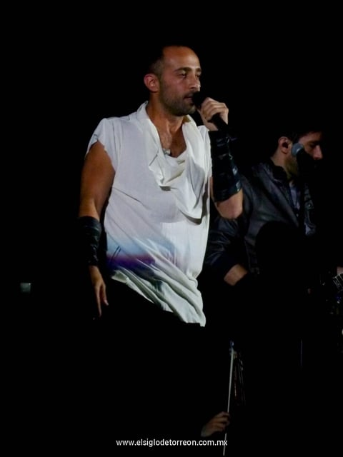 Mario Domm no disimuló su alegría de cantar en La Laguna.