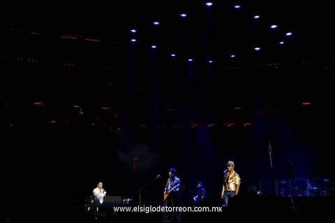 La banda, agradeció a la audiencia por su asistencia después del exitoso concierto ofrecido en el mismo recinto en noviembre pasado.