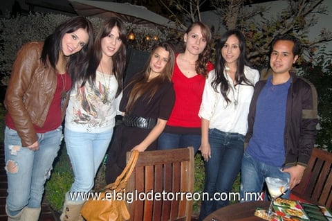 10022012 VALERIA  de la Fuente, Ale de la Fuente, Anahí Valdés, Leslie Fuentes, Alejandro Pérez y Oliver Ortiz.