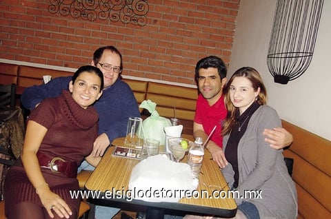 10022012 CUCA , Jorge, Carlos y Lucila.
