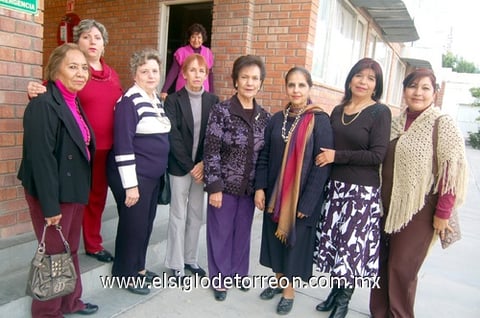 11022012 HERLINDA , Cristina, Cristina, María Elena, Anita, Estela, Chepis y Susy, disfrutaron de reciente evento social.