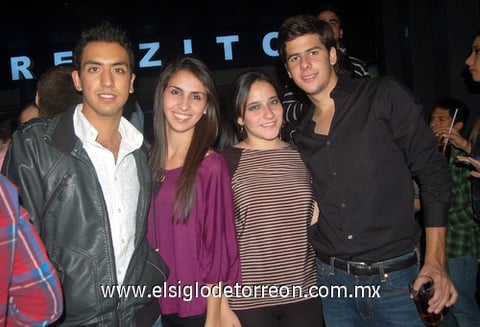 10022012 HÉCTOR,  Paulina, Valeria y Fer.
