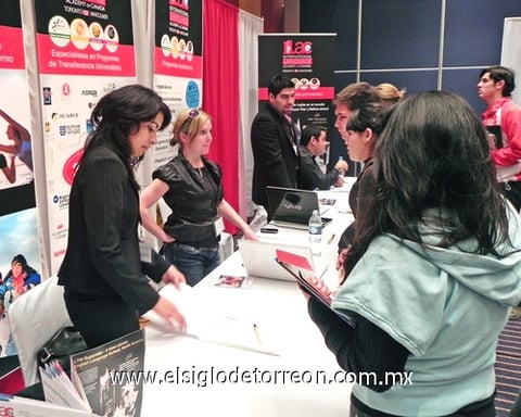 13022012 SE PRESENTó  con el fin de dar a conocer los planes y opciones educativas para los laguneros interesados.