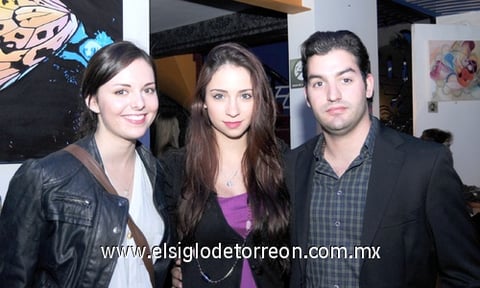 30122011 Toni, Ana Melissa y Fernando.