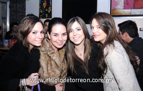 30122011 Brenda, Paola, Isabel y Cristy.
