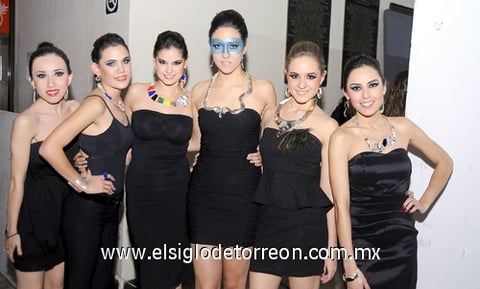 30122011 Anabel, Ana, Yadzia, Areni, Kitzia y Yolanda. Pasarela de joyería Exhiben novedosos diseños  Cristina, Irma, Víctor y Gaby Moreno. Carlos y Ana.