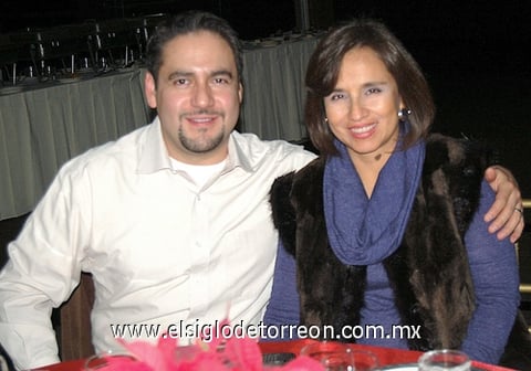 30122011 Ramón y Lizette.  Amigos en posada Disfrutan de alegre velada Elisa y Beto.  Rogelio y Cristy.  Severino y Claudia.
