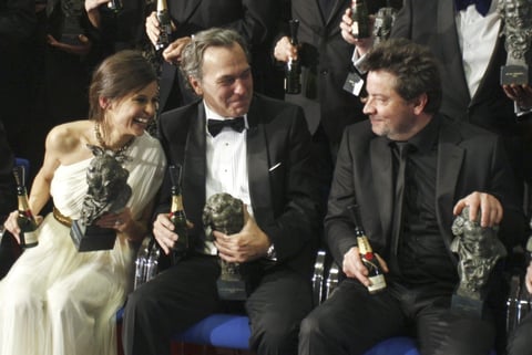 Los actores José Coronado y Elena Anaya y el director Enrique Urbizu.