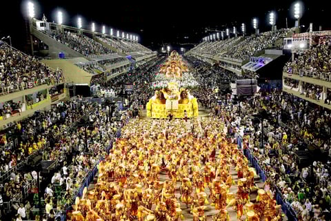 La escuela de samba Mocidade se caracterizó por sus colores.