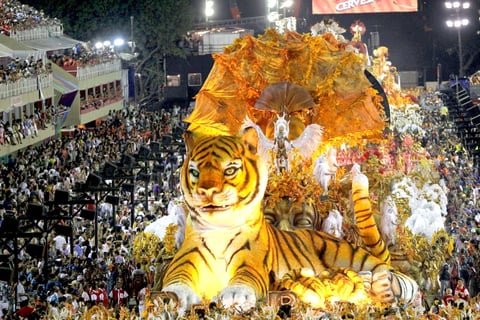 La escuela de samba Mocidade Independente de Padre Miguel participó en el primer día de los desfiles del carnaval de Río de Janeiro con una impresionante producción.