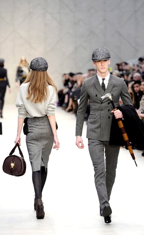 Elegantes diseños destacaron en el desfile de  Burberry Prorsum.