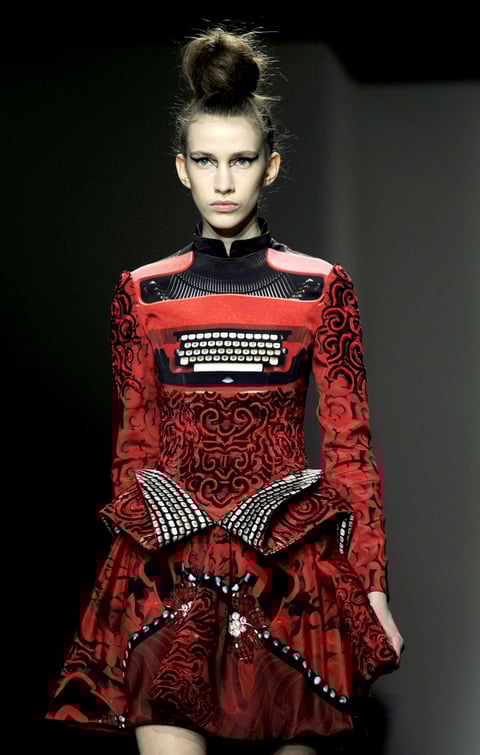 Diseños creativos resaltaron en la Semana de la Moda de Londres.